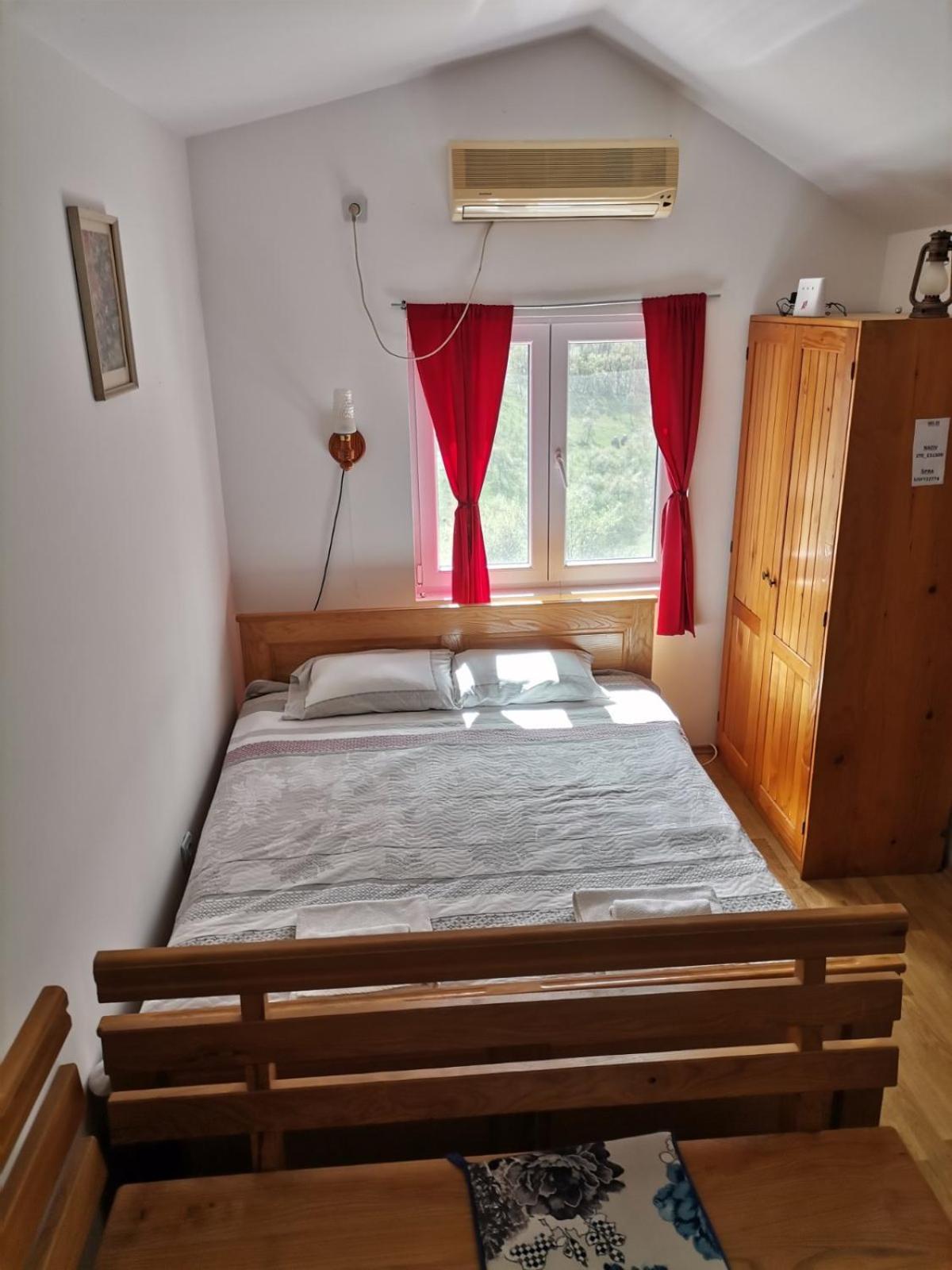 Tri Bagrema Km Apartment Mokra Gora Bilik gambar